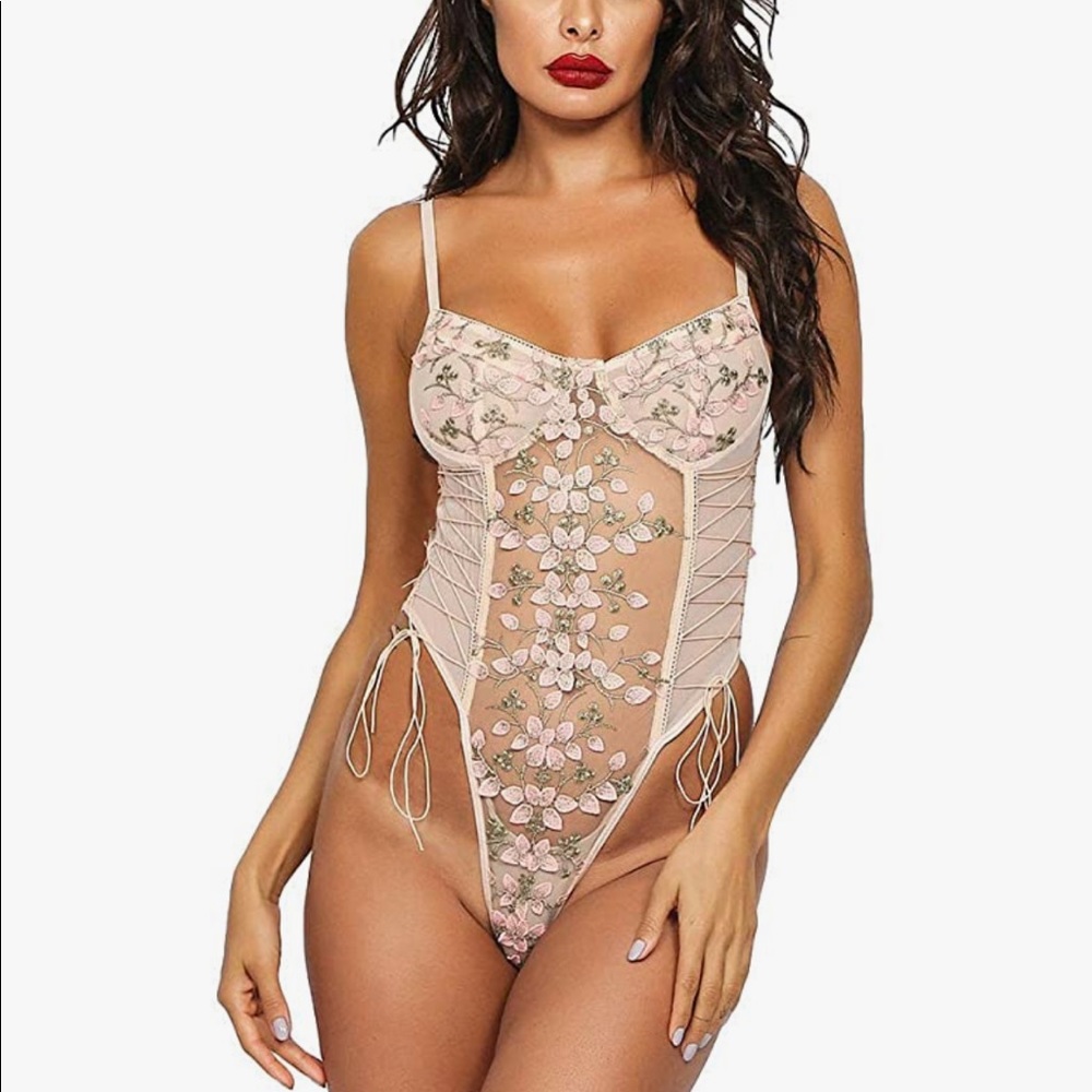 Lace-up floral lingerie bodysuit